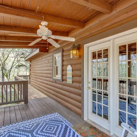 Charming Mountain Ridge View Cozy Cabin near FDR State Park and Callaway Gardens