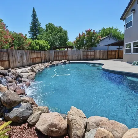 Spacious 4 Br Home, with Fireplace, Wet Bar, Pool, & Indoor Jacuzzi Tub.