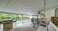 The Space Place: Cosmic-Themed Family Getaway Near Hotspots in Tulsa, Oklahoma!