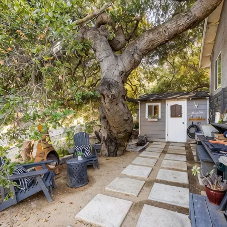 The B’s Hive Cottage