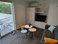 Central apartment with beautiful furnished terrace - Wifi