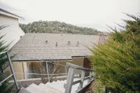 Charming Retreat with Stunning Lake Views. - 3-Star