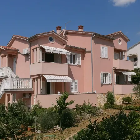 Apartment Tihana with 2 bedrooms and garden view, family-friendly