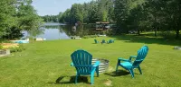 Cabin on the Eagle River Chain! Boat dock slip! Kayaks! Firewood for bonfires! - 무료 와이파이