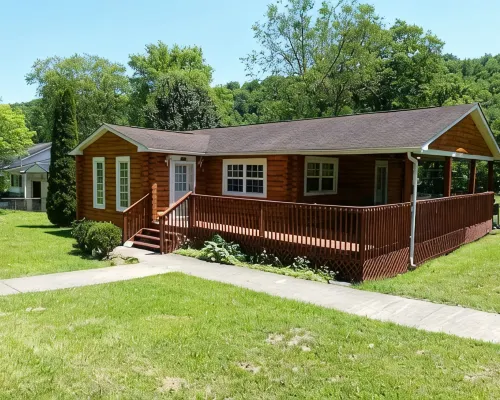 The Shack, An exquisite 3 bed room log cabin. Hotels in Plateau