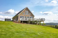 Sky High Chalet! Gorgeous home on 10+ acres with hot tub, 2 minutes to Wellsboro - 3 stjerner