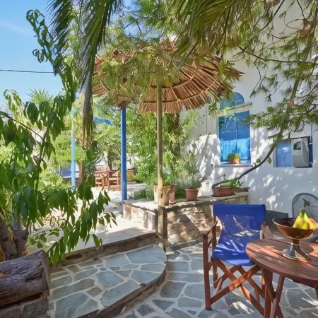 Sea View Studios & Apartments Отели рядом с достопримечательностью «Пляж Агиос-Прокопиос»