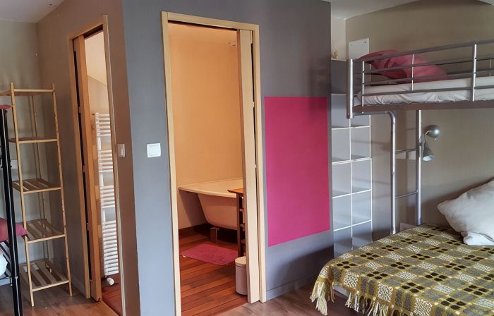 Renovated Catalan farmhouse, 2 minutes from the centre of Céret, not overlooked.