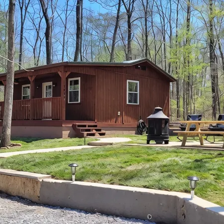 Cabin in the Woods - 5 Miles to Dayton Boat Ramp! 2 miles to NACA Fort Bluff!