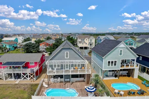 4 bedroom home with private pool. Close walk to beach and beautiful marsh views. - 4-Star