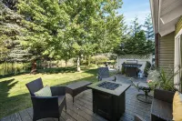 Townhouse in Private Lakeside Community