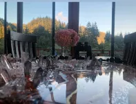 THE ONLY LUXURY RIVER FRONT PROPERTY ON THE ELK RIVER. 10 min to beach & town! - 5-Star