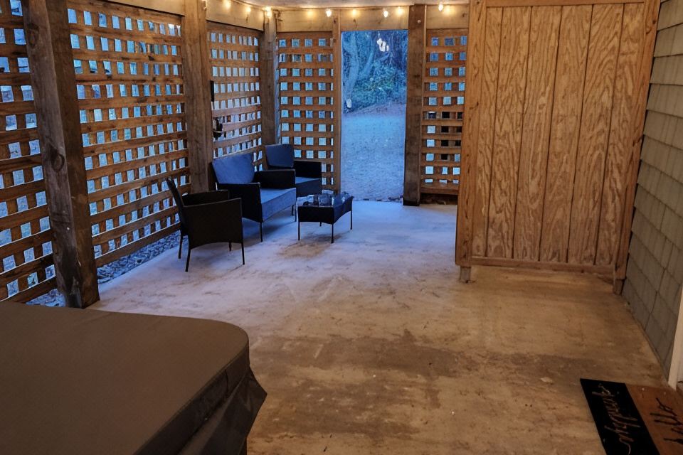 Photo 3 of 6