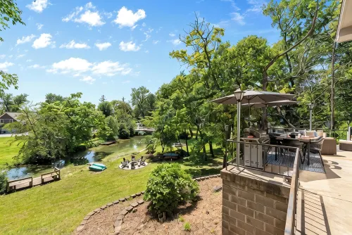 Large Waterfront Cabin-Browns Lake-Hot Tub, EV, Peloton, Pier