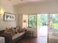 Villa Marine Holiday Apartments Cairns - Homestays