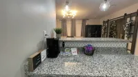 The Chic Getaway: 2BD/1BA Q Beds w/ Smart TVs - Bungalows