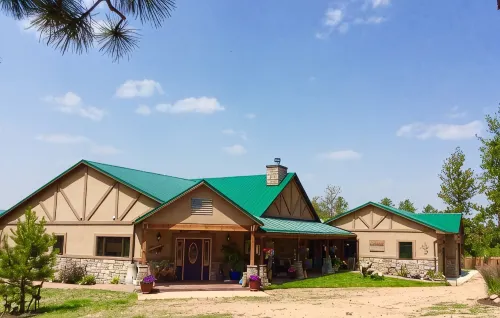 Forest Estate Guest Quarters-Seclusion- Just Minutes from Town - 4-Star