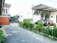 Niti Stay Syariah near Stasiun Wates RedPartner Các khách sạn ở Wates