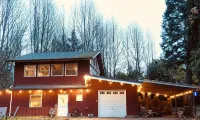 Romantic Red Barn Escape Getaway, Amazing Mt Rainier Views- Hot Tub- Firepit-BBQ - 絶景