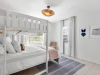 Southside Bungalow with Pool, Spa & Putting Green - Private Pool