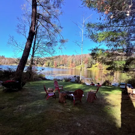 Cozy Roscoe Lakefront Cabin