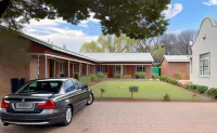 Village Lodge Harrismith - Parking