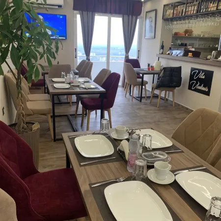 Vladimir Estate Hotel