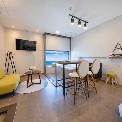 Gangneung We Pension (Anmok Coffee Street) Hoteles cerca de Playa de Anmok