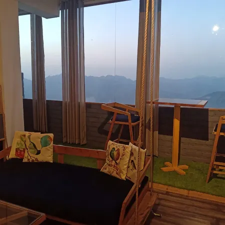 Zephyr House Casa Stay