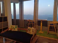 Zephyr House Casa Stay - parking