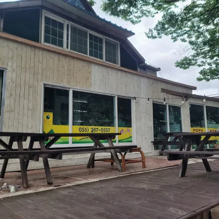 Yangsan Baenaegol Small Land Pension