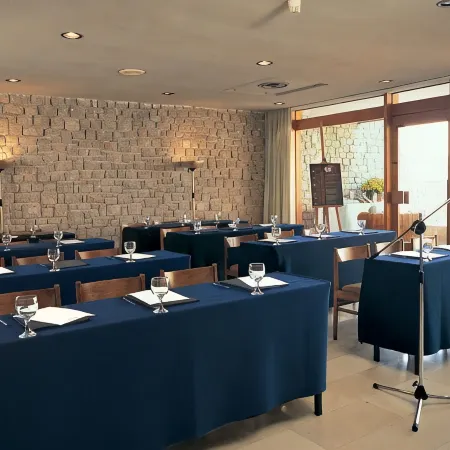 Amphitryon Hotel