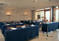 Amphitryon Hotel