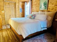 Spacious Cabin with Beautiful Sunsets in the Heart of Hiking and Wine Country