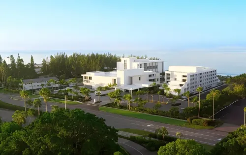 Zota Beach Resort - parking
