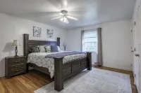 Steps from NOTRE DAME! Huge House! Arcade Game room, volleyball court & more! - 4 stjerner