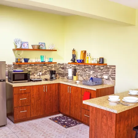 Casa Venus #2 - Comfortable 1-bedroom apt walking distance to Isla Verde beach.