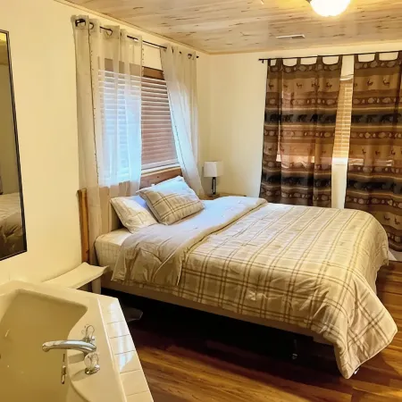Waters Edge Condo -2 bed 2 bath