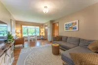 Cozy Corner - East end home