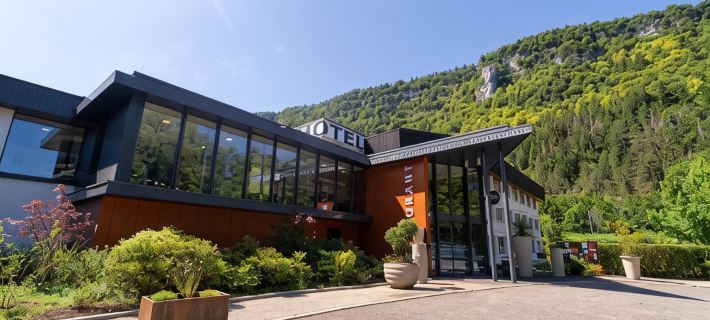 Logis Hotel l'Embarcadère Hotels in Ain