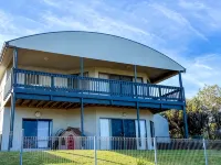 Holiday on Hero, Dog Friendly, outdoor SPA, 3 mins walk to the beach, fast Wifi