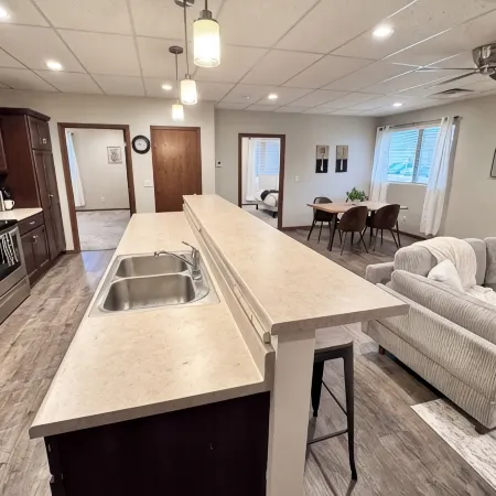 Beatrice Beauty - Remodeled 2 bed 2 bath in quiet neighborhood