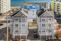 Unit 2 South - New Flooring Stairs & Hallways 2026 4Bed/3.5 Bath/3 Car Garage - Boutique