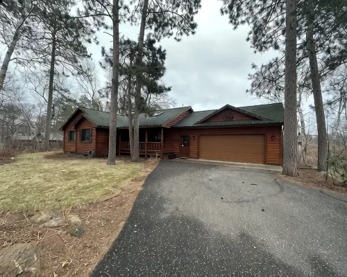 Cozy 3-bedroom cabin in charming Crosslake with WiFi and AC Hotels in Crosslake