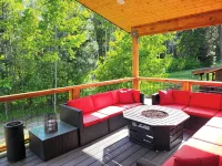 Modern Charming 3-Bedroom House in Marvelous Ronald with WiFi, AC, Ping Pong. - 4-Star