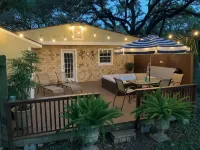 Under the Oaks, a charming, romantic retreat with hot tub and sauna - WiFi