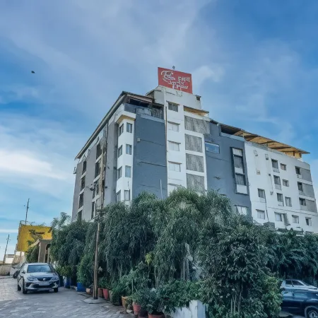 Papaya Tree Hotels