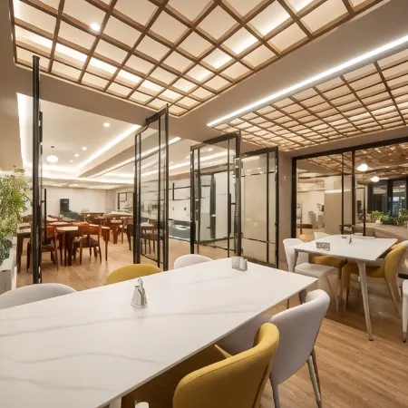 Gyeongju H Avenue Gyeongju City Hall Branch Отели рядом с достопримечательностью «Астрономическая обсерватория «Чхомсондэ»»