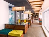 The Neighbourhood Hotels near Subhash Park
