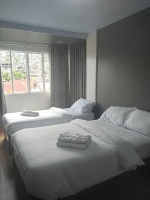 Gibraltar Inn - Guest houses